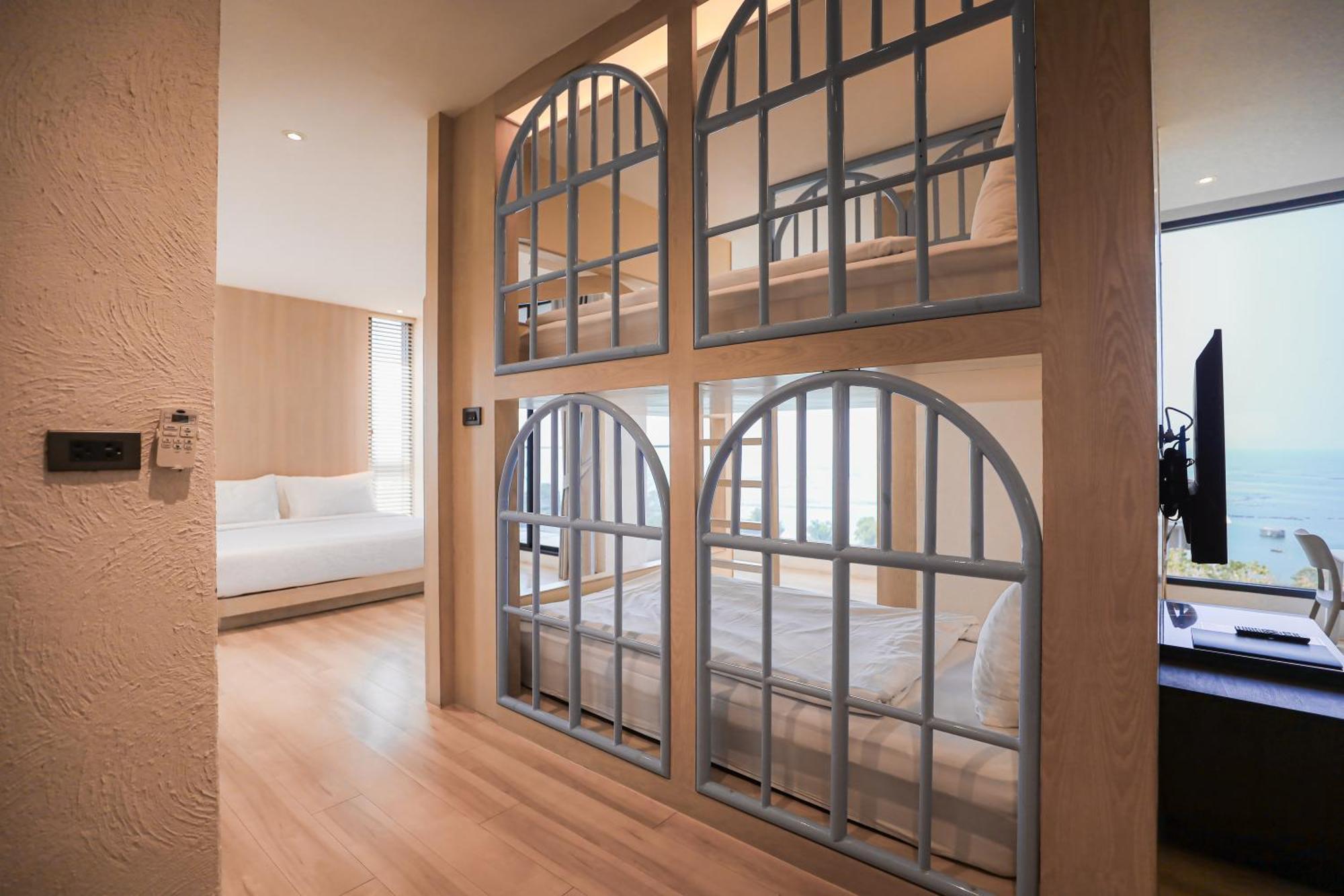 Balcony Seaside Sriracha Hotel & Serviced Apartments Si Racha Exterior foto