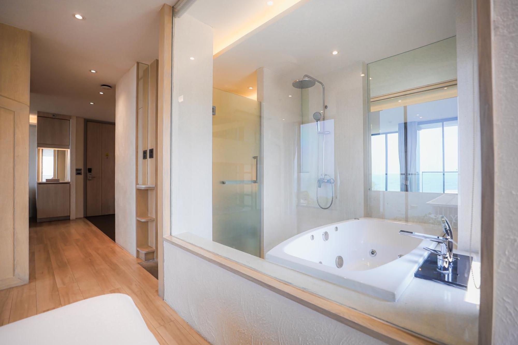 Balcony Seaside Sriracha Hotel & Serviced Apartments Si Racha Exterior foto