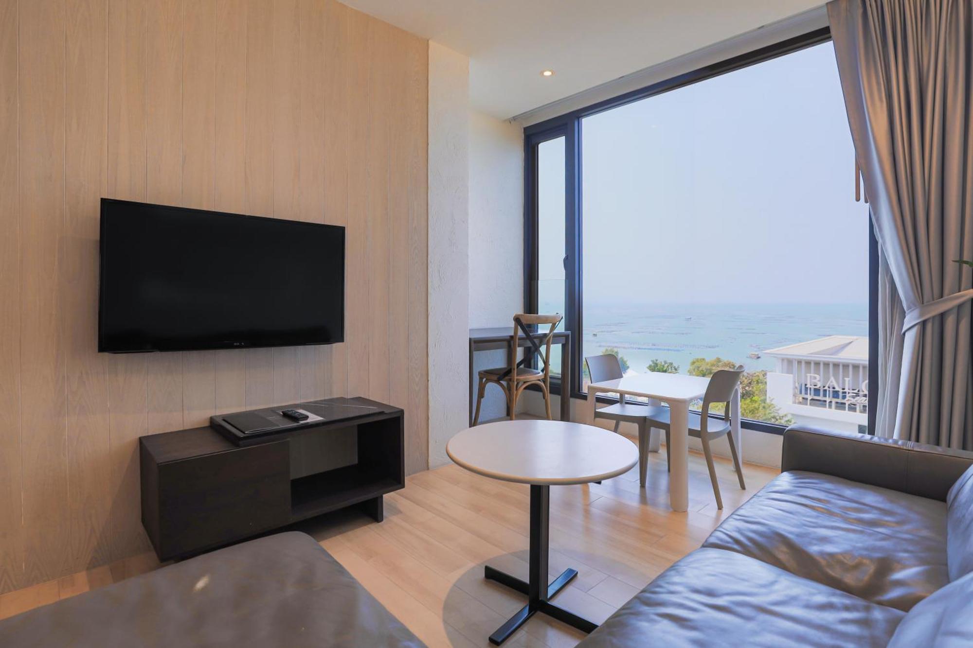 Balcony Seaside Sriracha Hotel & Serviced Apartments Si Racha Exterior foto