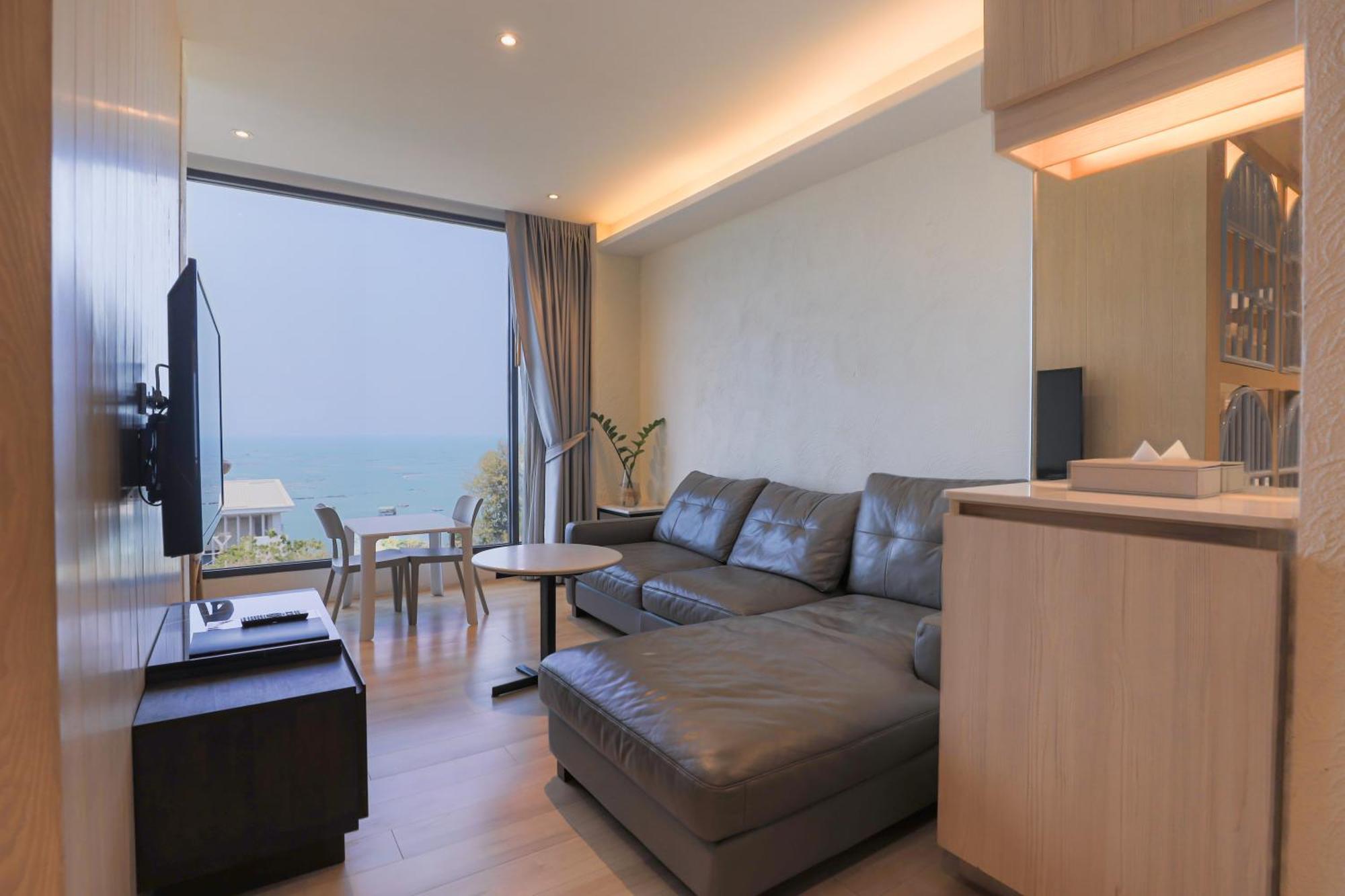 Balcony Seaside Sriracha Hotel & Serviced Apartments Si Racha Exterior foto