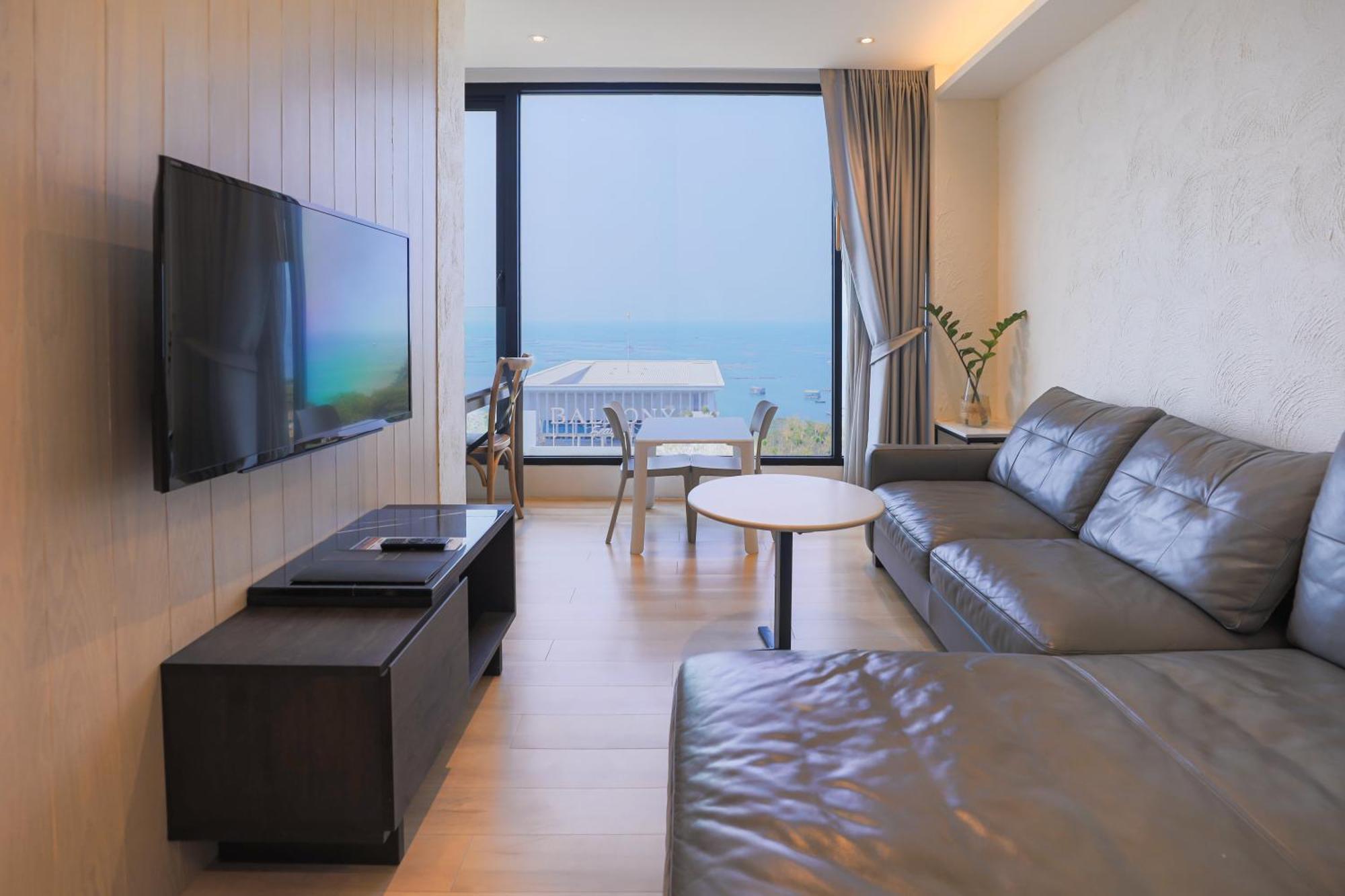 Balcony Seaside Sriracha Hotel & Serviced Apartments Si Racha Exterior foto