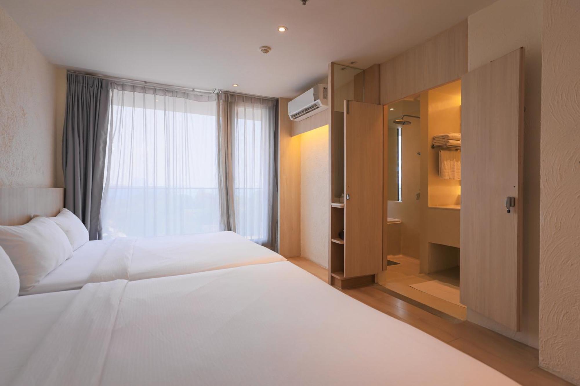 Balcony Seaside Sriracha Hotel & Serviced Apartments Si Racha Exterior foto