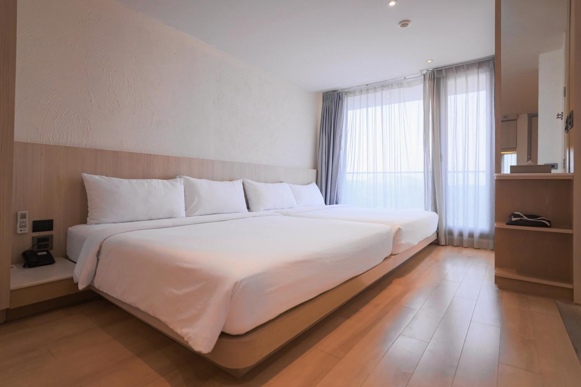 Balcony Seaside Sriracha Hotel & Serviced Apartments Si Racha Exterior foto