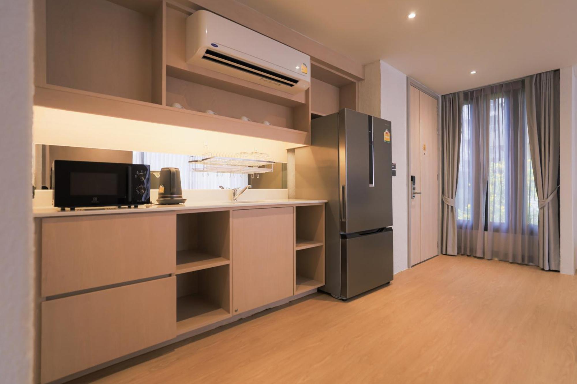 Balcony Seaside Sriracha Hotel & Serviced Apartments Si Racha Exterior foto